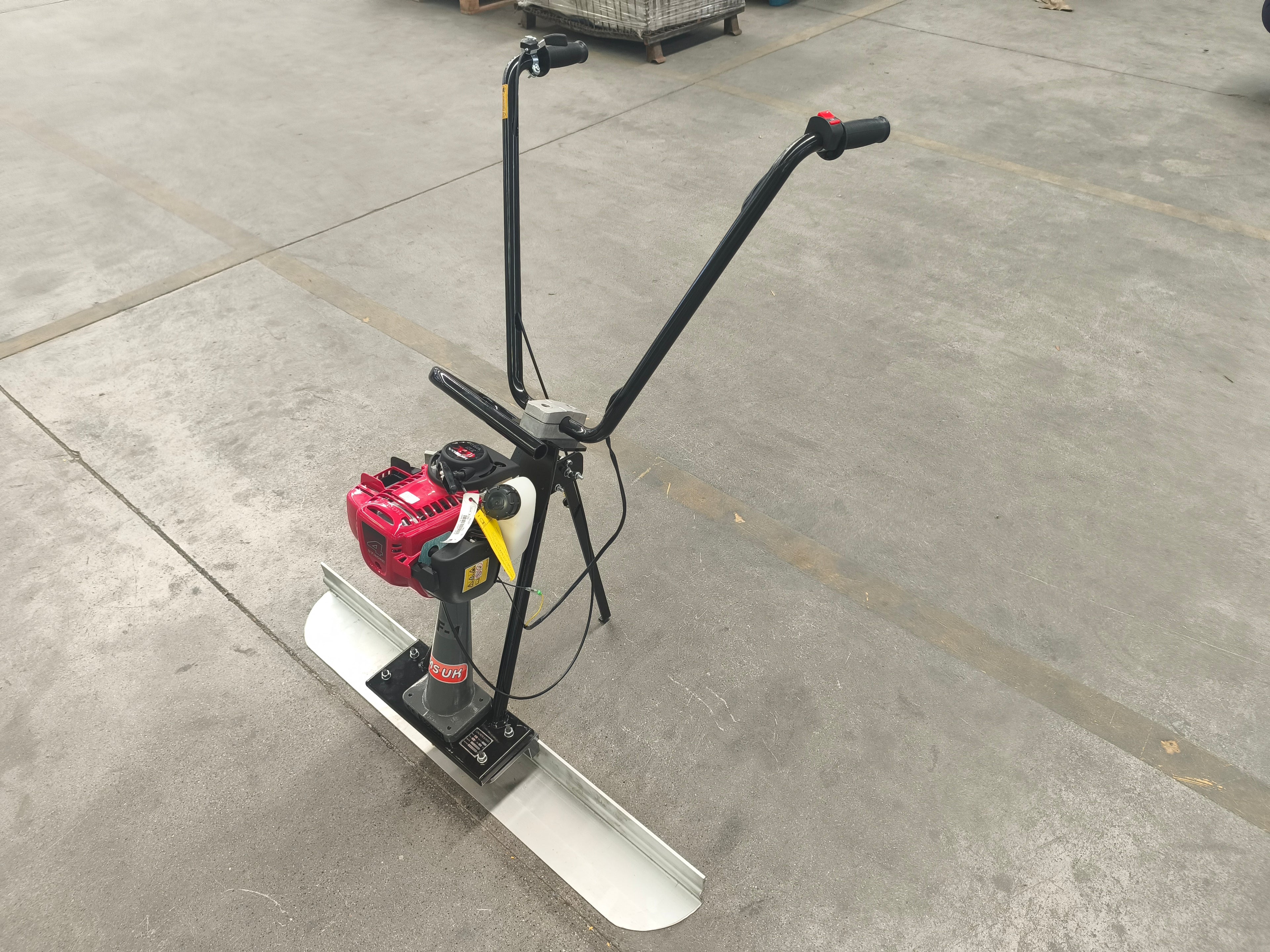 Honda Vibrating Screed Tamp Surfacing Machine With 16ft (4.8m) Beam